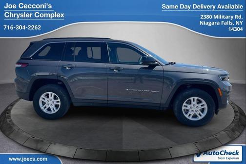 Baltic Gray Metallic Clearcoat 2025 Jeep Grand Cherokee Laredo