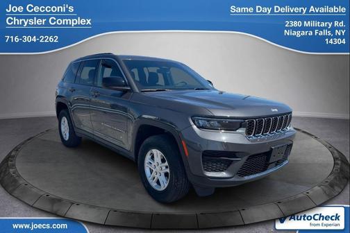 Baltic Gray Metallic Clearcoat 2025 Jeep Grand Cherokee Laredo