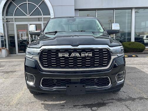 Diamond Black Crystal Pearlcoat 2026 RAM 1500 ST