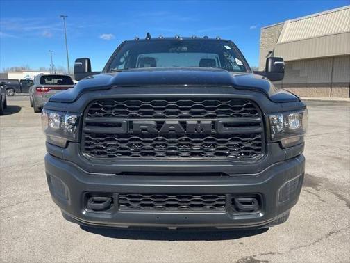 2024 RAM 3500 Tradesman Regular Cab 4x4 8' Box