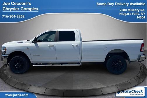 Bright White Clearcoat 2022 RAM 2500 Big Horn Crew Cab 4x4 8' Box