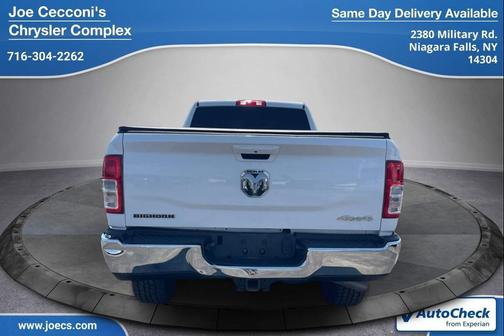 Bright White Clearcoat 2022 RAM 2500 Big Horn Crew Cab 4x4 8' Box