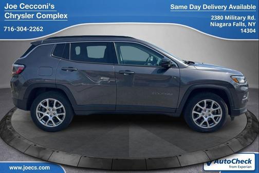 Granite Crystal Metallic Clearcoat 2022 Jeep Compass Latitude Lux