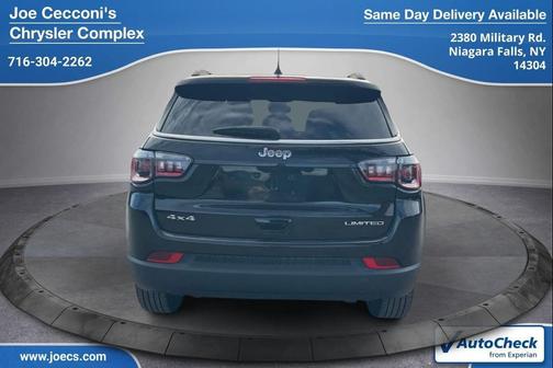 Diamond Black Crystal Pearlcoat 2025 Jeep Compass Limited