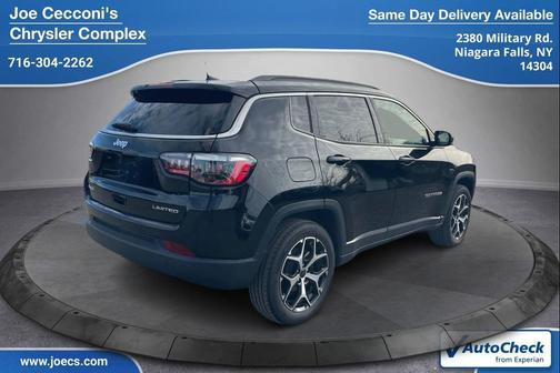 Diamond Black Crystal Pearlcoat 2025 Jeep Compass Limited