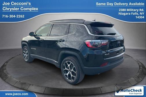 Diamond Black Crystal Pearlcoat 2025 Jeep Compass Limited