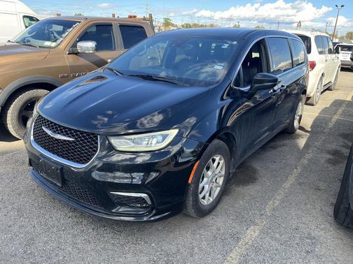 Diamond Black Crystal Pearlcoat 2025 Chrysler Pacifica L