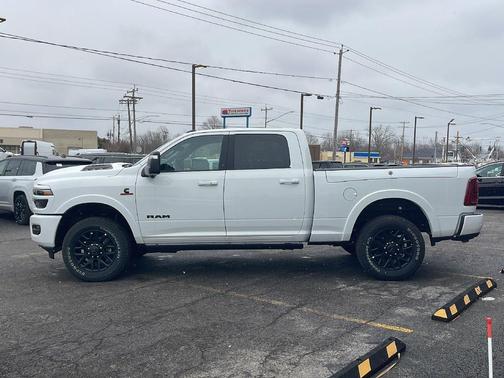 Bright White Clearcoat 2026 RAM 3500 Limited Crew Cab 4x4 6'4' Box