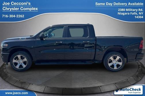 Diamond Black Crystal Pearlcoat 2025 RAM 1500 Tradesman