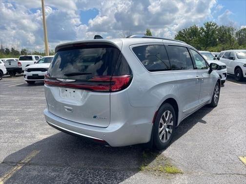 2023 Chrysler Pacifica L