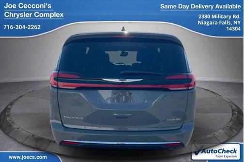 2022 Chrysler Pacifica Hybrid Touring L
