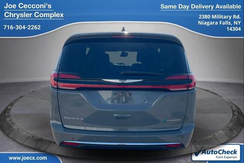 2022 Chrysler Pacifica Hybrid Touring L