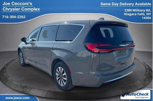 2022 Chrysler Pacifica Hybrid Touring L