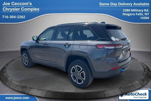 Baltic Gray Metallic Clearcoat 2023 Jeep Grand Cherokee 4xe Trailhawk