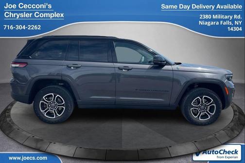 Baltic Gray Metallic Clearcoat 2023 Jeep Grand Cherokee 4xe Trailhawk