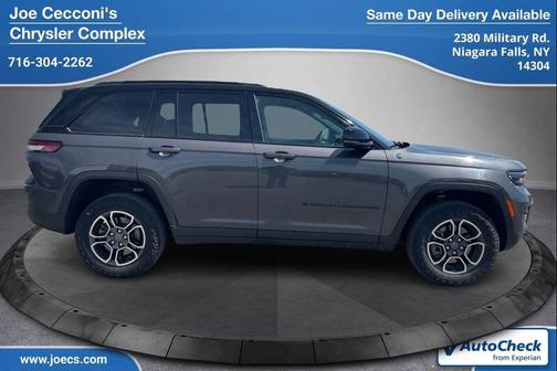 Baltic Gray Metallic Clearcoat 2023 Jeep Grand Cherokee 4xe Trailhawk