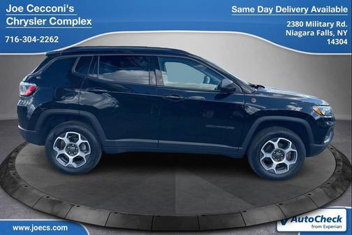Diamond Black Crystal Pearlcoat 2022 Jeep Compass Trailhawk