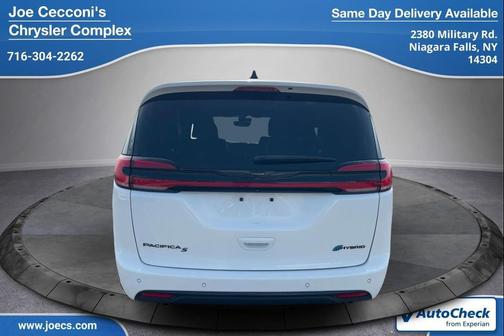 Bright White Clearcoat 2023 Chrysler Pacifica Hybrid Touring L