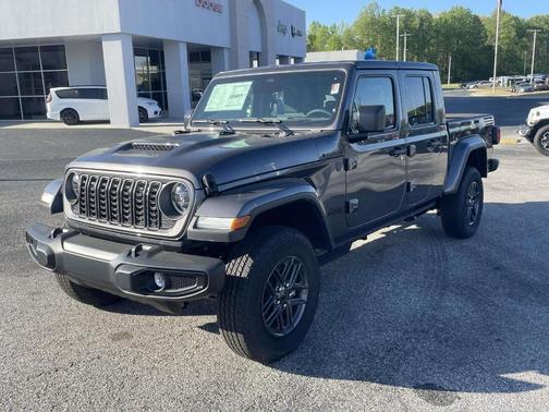 Granite Crystal Clearcoat Metallic 2026 Jeep Gladiator Sport