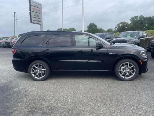 DB Black Clearcoat 2026 Dodge Durango GT Plus HEMI V8
