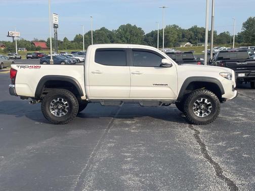 Super White 2017 Toyota Tacoma TRD Off Road