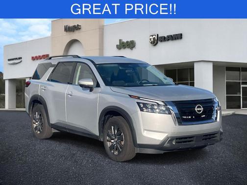 Brilliant Silver Metallic 2025 Nissan Pathfinder SV