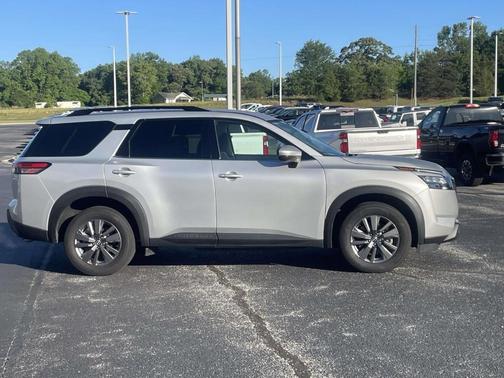 Brilliant Silver Metallic 2025 Nissan Pathfinder SV