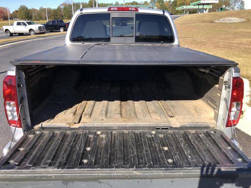 2021 Nissan Frontier SV