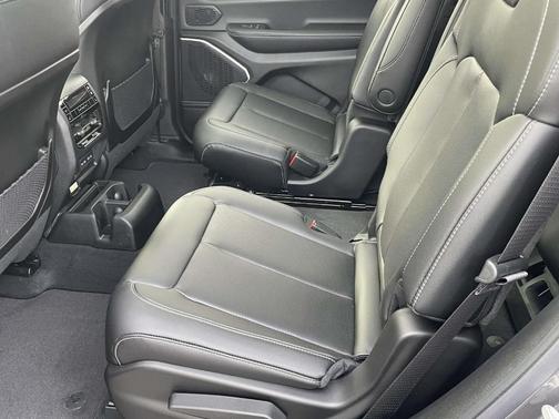 Metallic 2026 Jeep Grand Cherokee L Limited