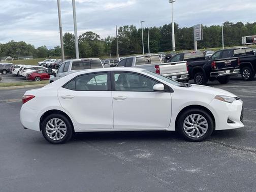 Super White 2017 Toyota Corolla LE