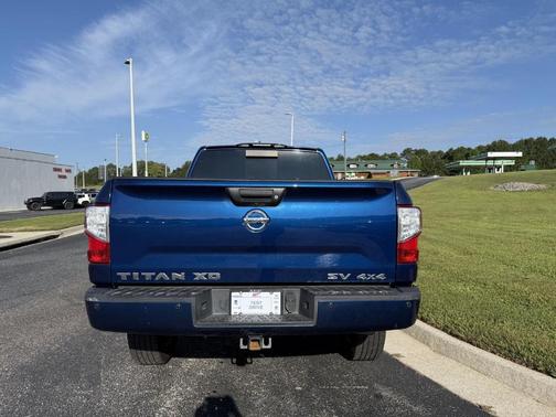 2017 Nissan Titan XD SV