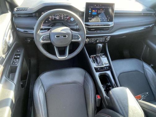 Bright White Clearcoat 2025 Jeep Compass Trailhawk