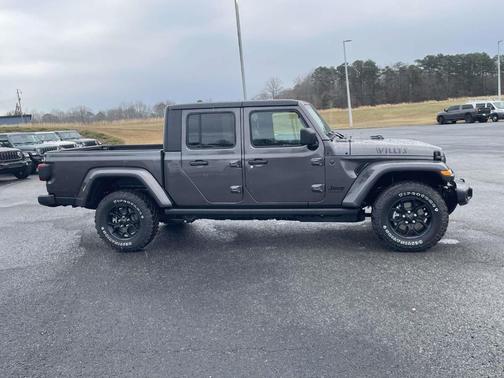 2026 Jeep Gladiator Sport