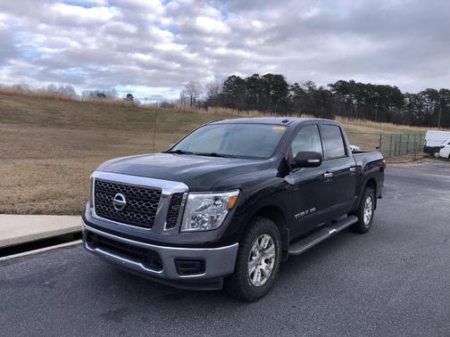 2018 Nissan Titan SV