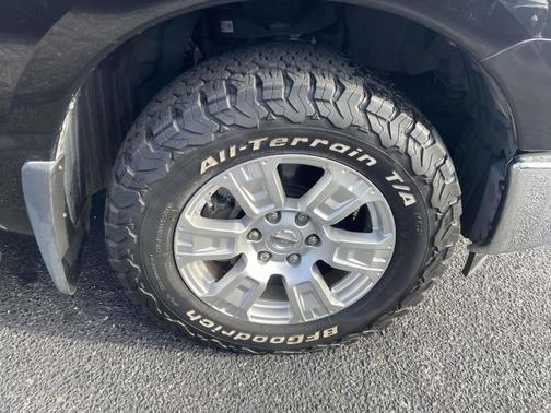 2018 Nissan Titan SV