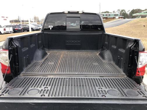 2018 Nissan Titan SV