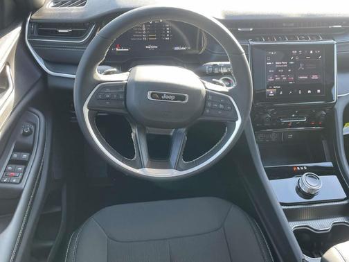 Metallic 2026 Jeep Grand Cherokee Laredo X