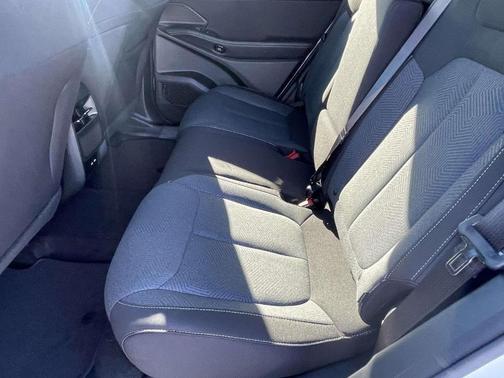 Bright White Clearcoat 2026 Jeep Cherokee Laredo