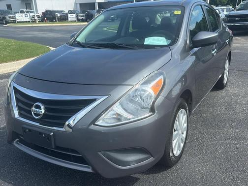Gun Metallic 2018 Nissan Versa 1.6 SV