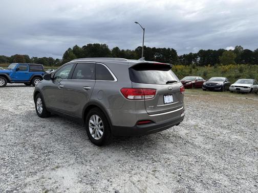 2018 Kia Sorento LX