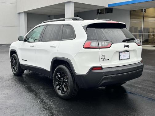 2023 Jeep Cherokee Altitude Lux