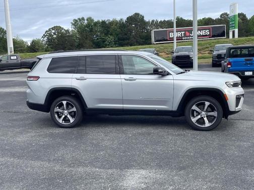 Silver Zynith 2026 Jeep Grand Cherokee L Limited