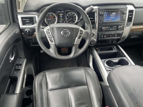 2017 Nissan Titan XD SL