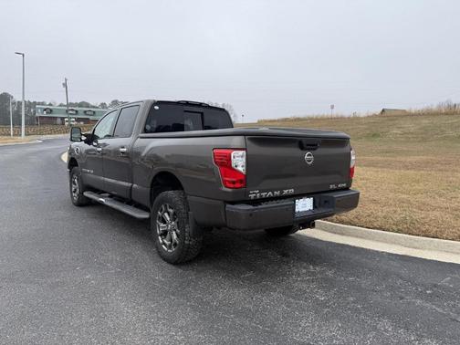2017 Nissan Titan XD SL