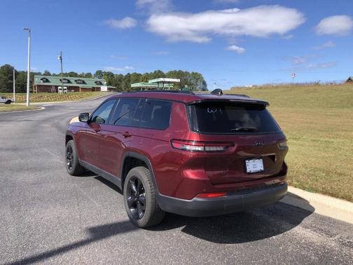 2023 Jeep Grand Cherokee L Laredo