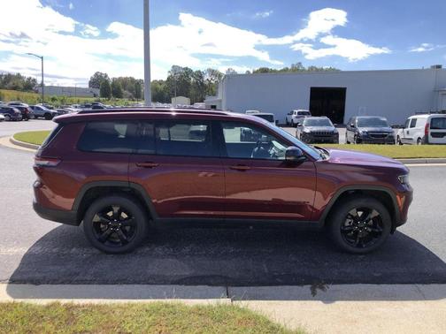 2023 Jeep Grand Cherokee L Laredo