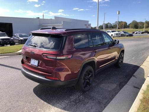 2023 Jeep Grand Cherokee L Laredo