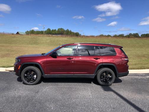 2023 Jeep Grand Cherokee L Laredo