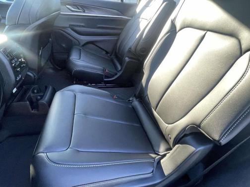 Bright White Clearcoat 2025 Jeep Grand Cherokee L Limited