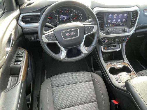 Summit White 2021 GMC Acadia SLE